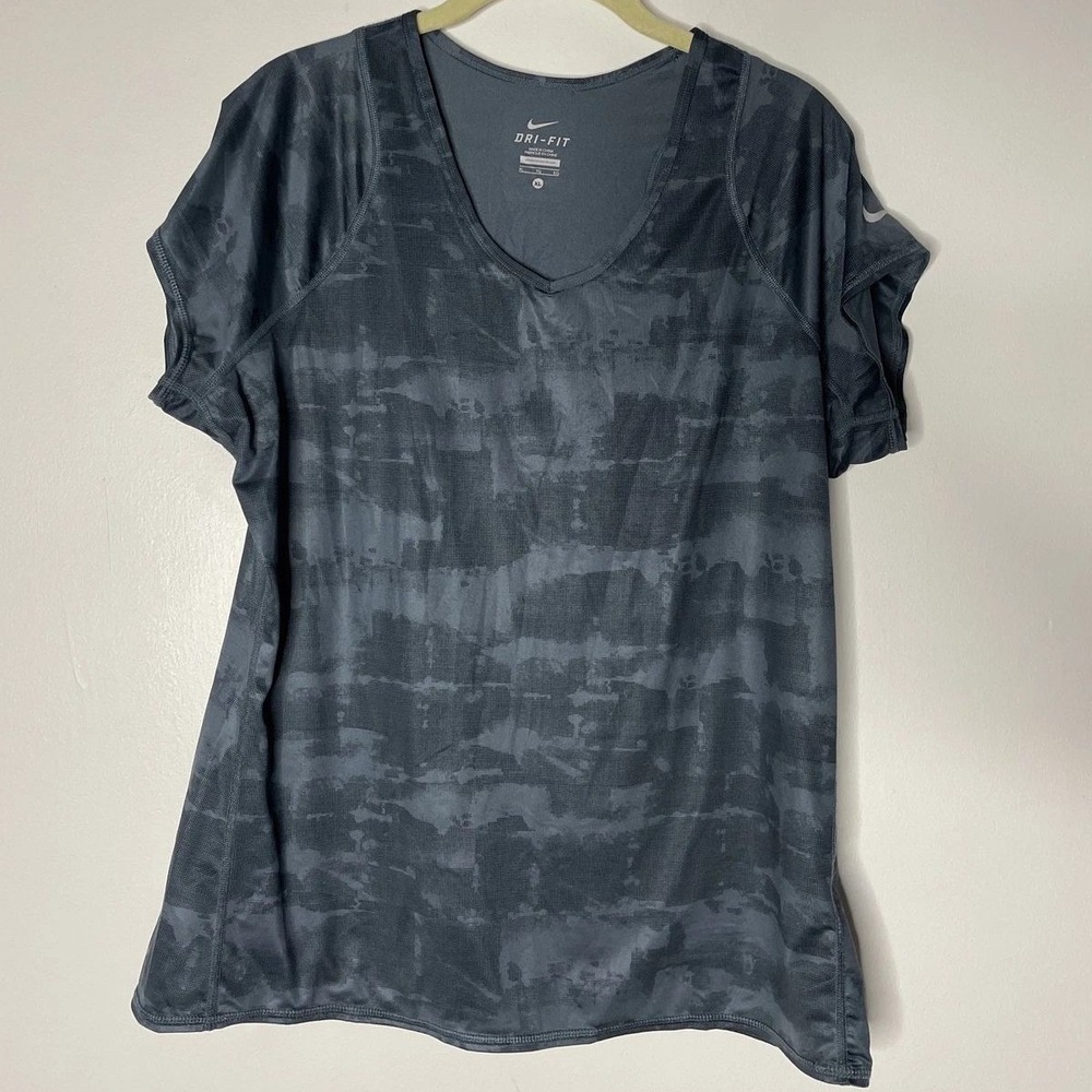 Nike Dri-FIT T-Shirt W XL Gray Black Camo V-Neck Athletic Gym Gorpcore Sporty